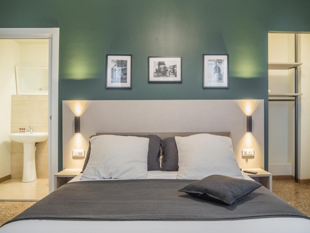 Grand Canal Suite by Wonderful Italy Image 12