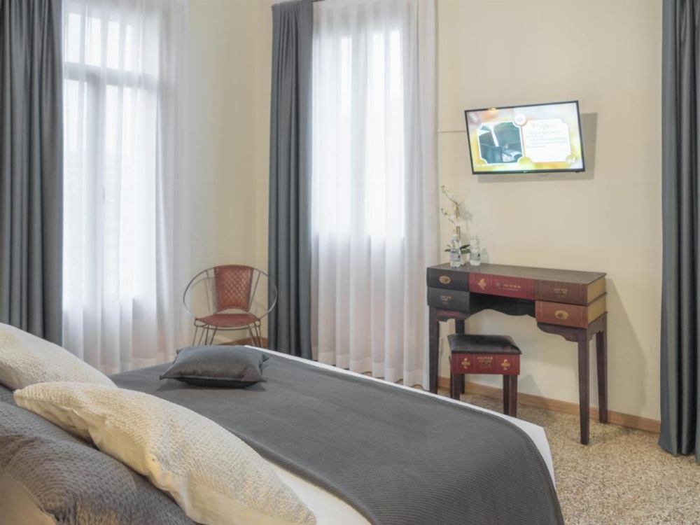 Grand Canal Suite by Wonderful Italy Image 13