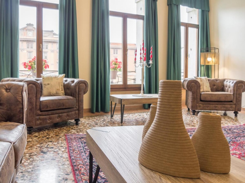 Grand Canal Suite by Wonderful Italy Image 40